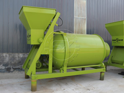 What equipment are included in the small BB fertilizer production line?