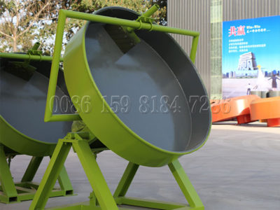 What is the effect of material moisture on the organic fertilizer granulator?​